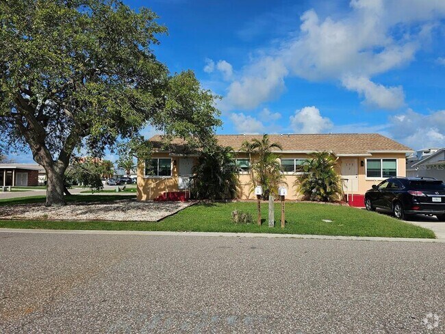 Building Photo - 175 174th Terrace E Rental