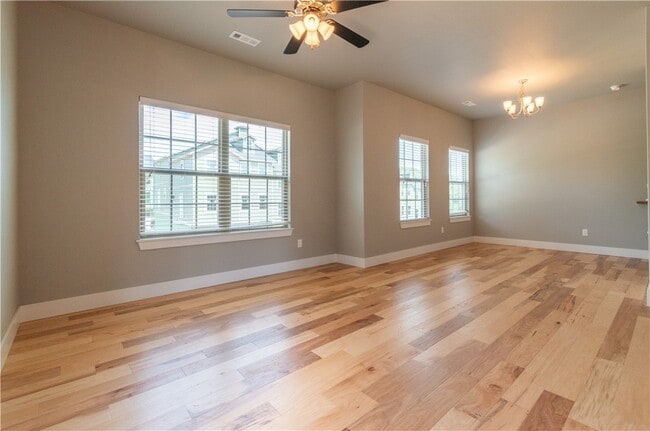 Photo - 2819 W Auburn Dr