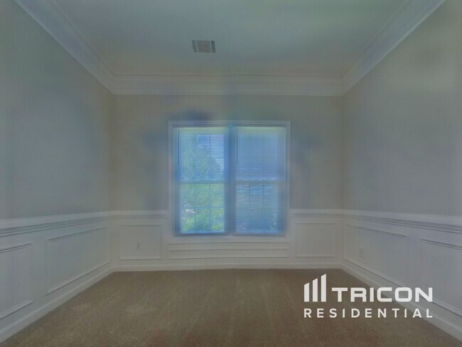 Photo - 824 Tibwin Pl SE