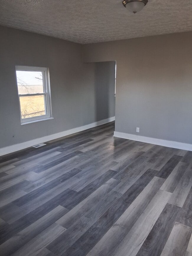 Photo - 2 bedroom 1 bath house for rent close to WPAFB, downtown Fairborn