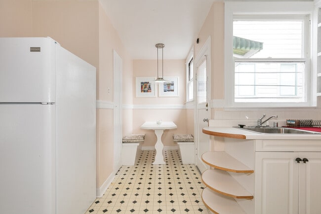 Photo - 3434 California St Unit 4