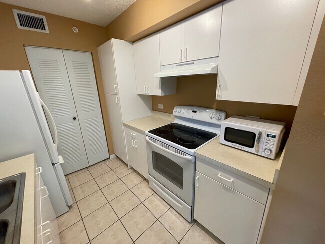 Photo - ANNUAL RENTAL - SAN MIRAGE-BONITA SPRINGS ... Unidad 125