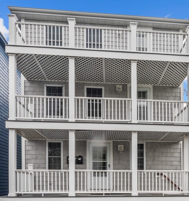 11 Siegel St
