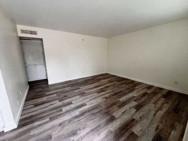 Building Photo - Coming Soon! One bedroom, one bathroom in ... Unit 4 Rental