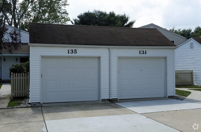 Photo - Arbors at Raintree