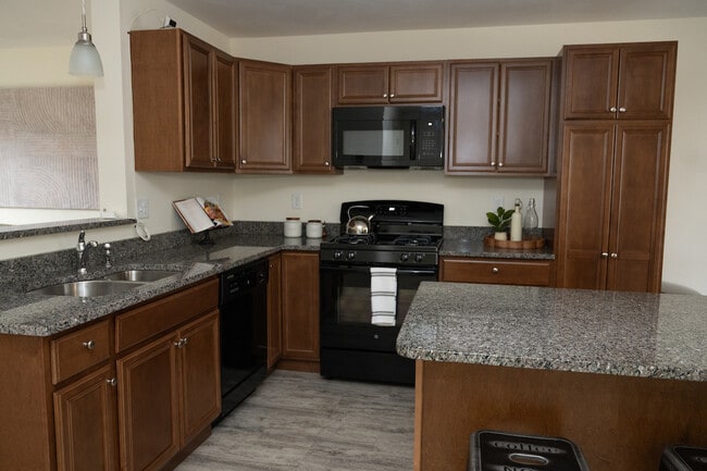 Photo - Hidden Oak Way