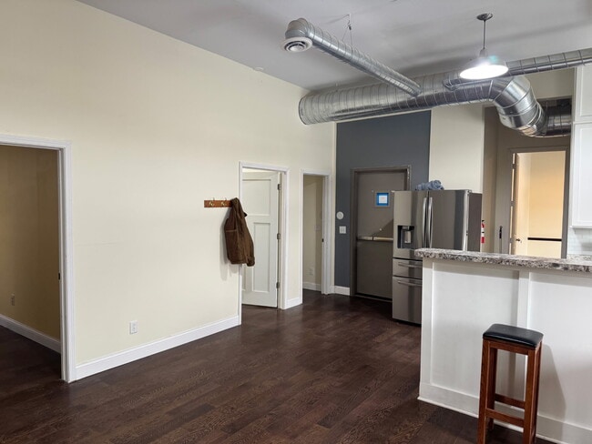 Photo - 647 York Ave Unit 2