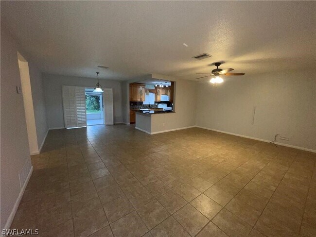 Photo - 211 S Lake Dr
