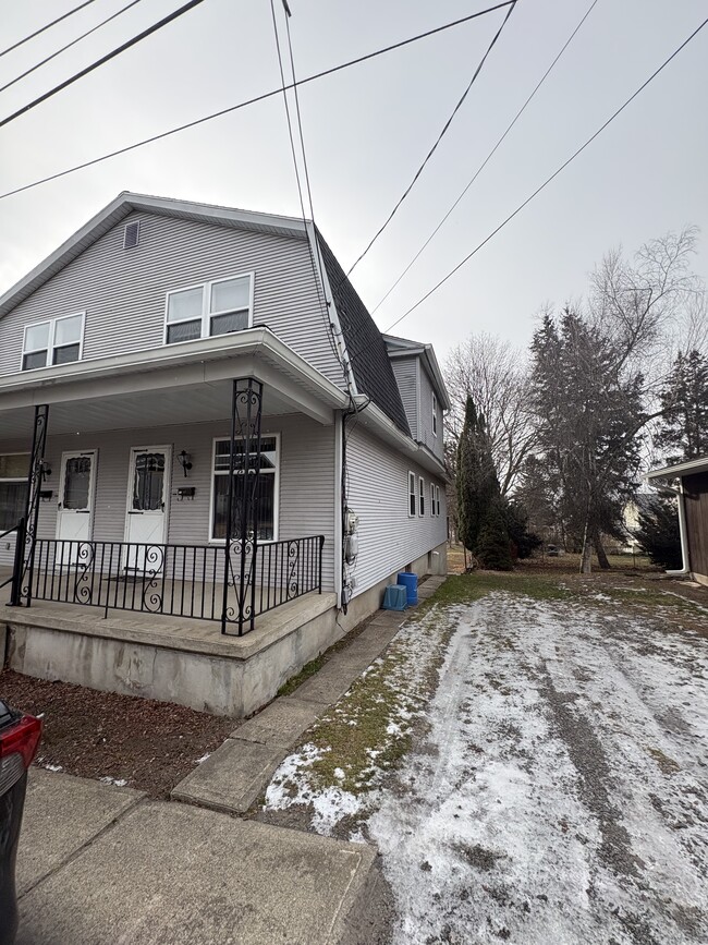 Photo - 25 Saint David St