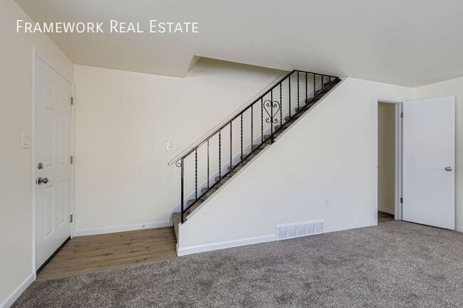 Photo - 4833 Field Ct