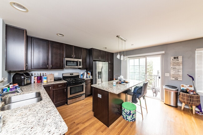 Photo - 551 George St