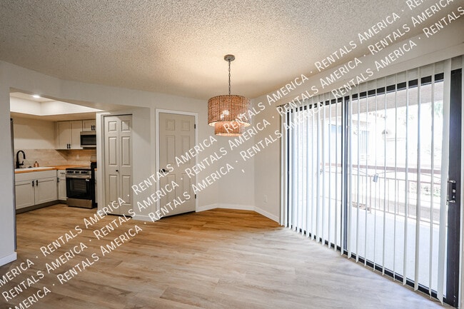 Photo - 9151 W Greenway Rd Unit 205