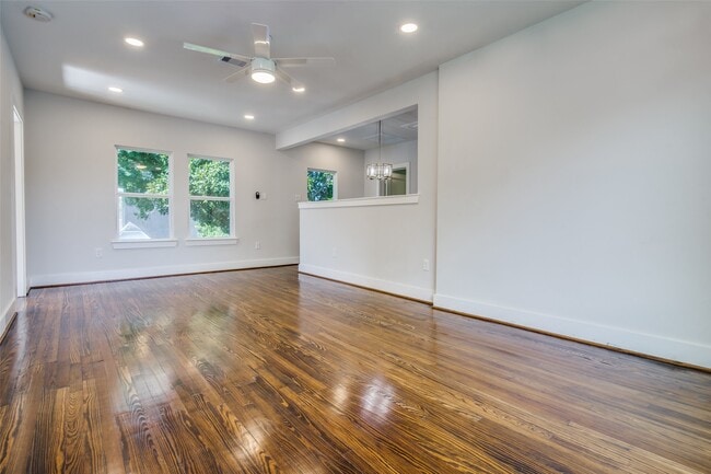 Photo - 2221 Rosewood St