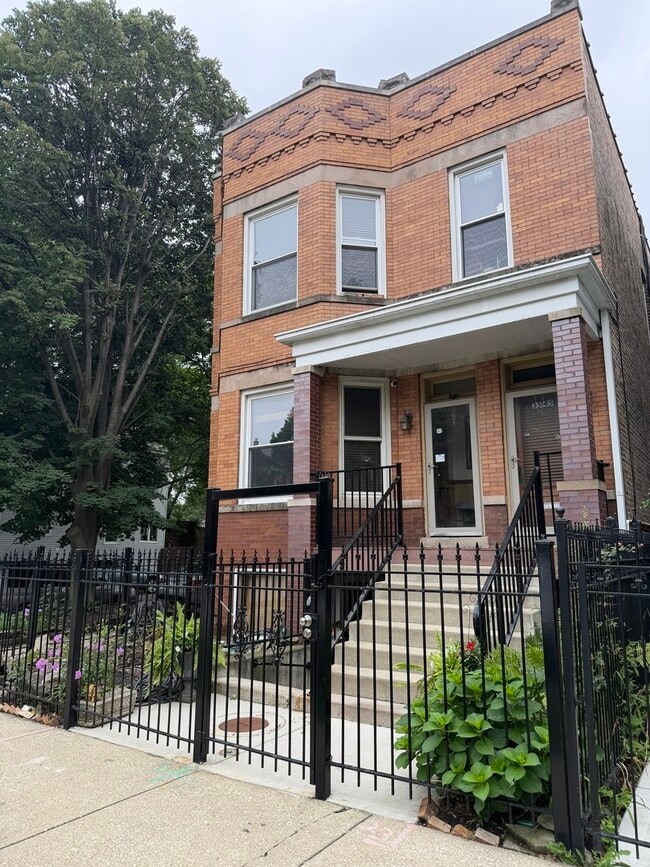 Building Photo - 3545 W Belden Ave