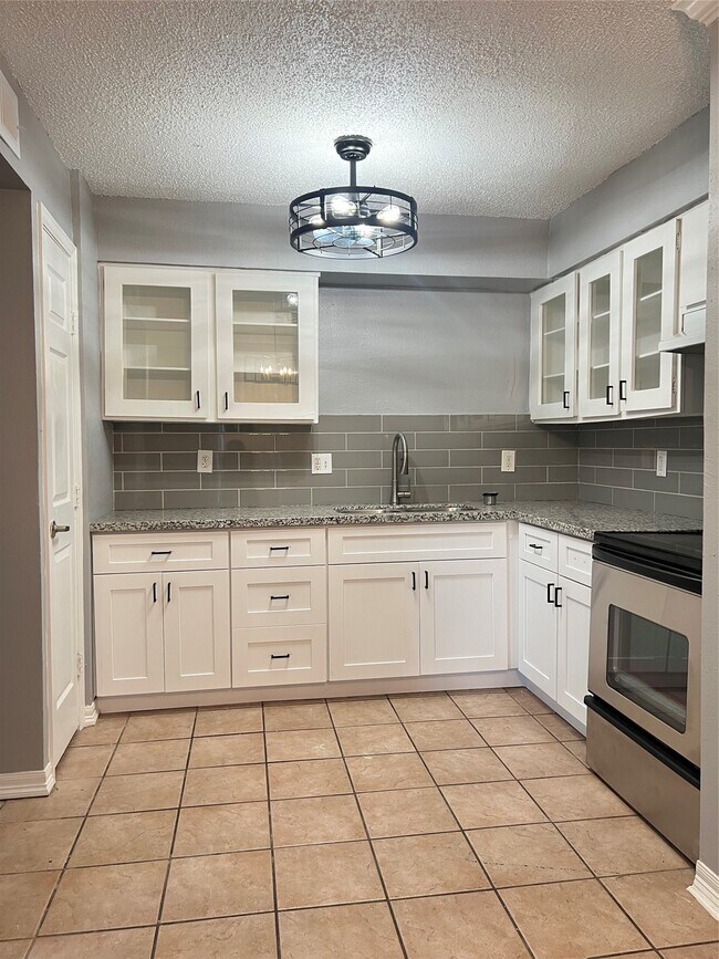 Photo - 738 Coolwood Dr Unit B