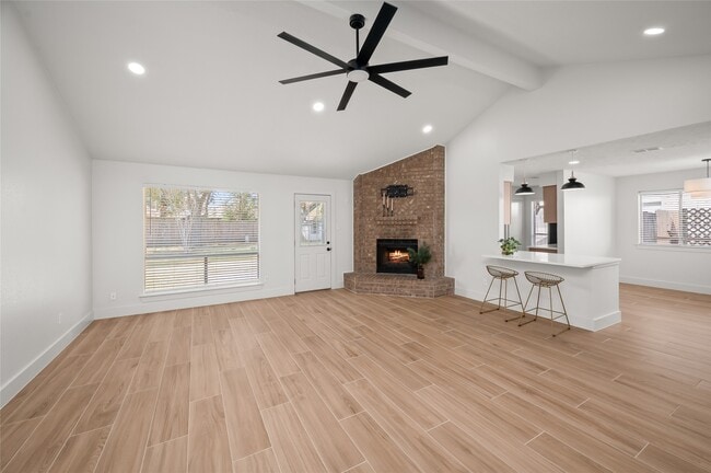 Photo - 303 Knoll Forest Dr