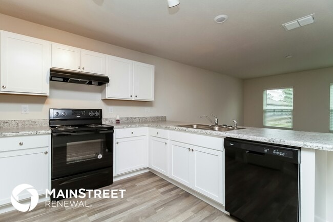 Photo - 260 Hyacinth Ct