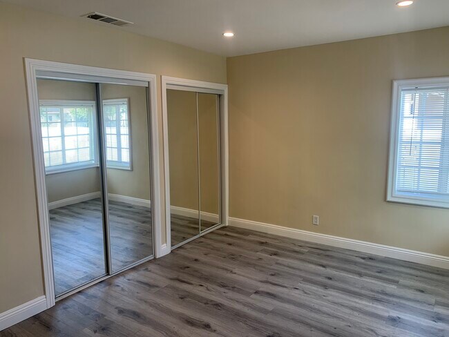 Photo - 17902 Saticoy St