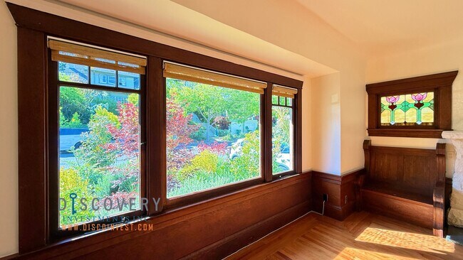 4624 Dolores Ave