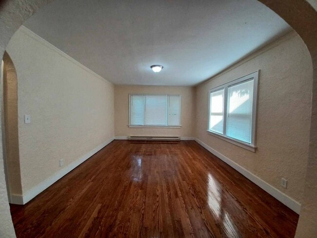 2422 Benderwirt Ave Unit 2422-1