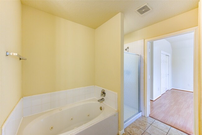 Photo - 19506 Lighthouse Scene Ln