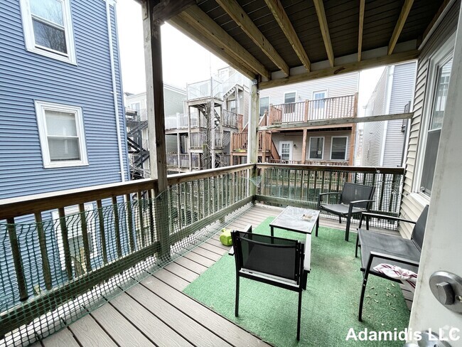 Building Photo - 35 Rawson St Unit 2 Rental