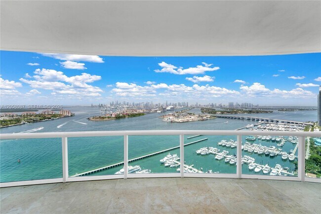 Building Photo - 1000 South Pointe Dr Unit 2501