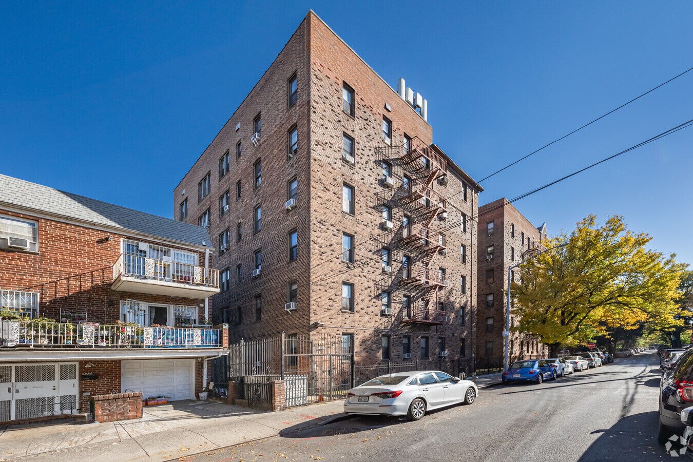 92-05 Whitney Ave - 92-05 Whitney Ave