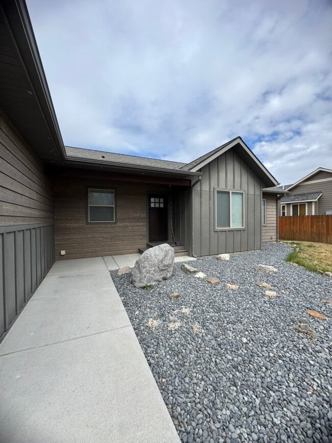 Photo - 219 Talon Way
