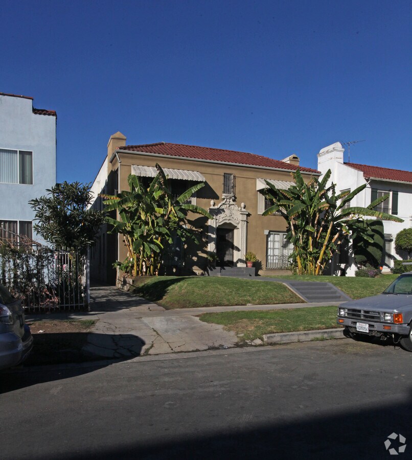 Photo - 1135 N New Hampshire Ave