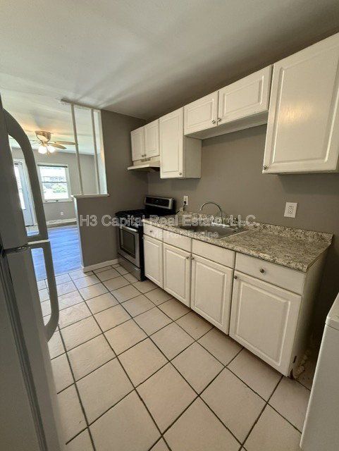 Photo - 4068 Bruene Ave