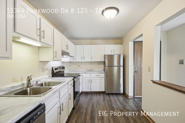 Photo - 13344 Parkwood Dr Unit 123