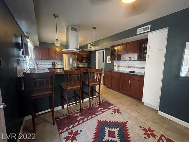 Photo - FULLY FURNISHED! & Recently renovated mid-term in downtown - close to arts district