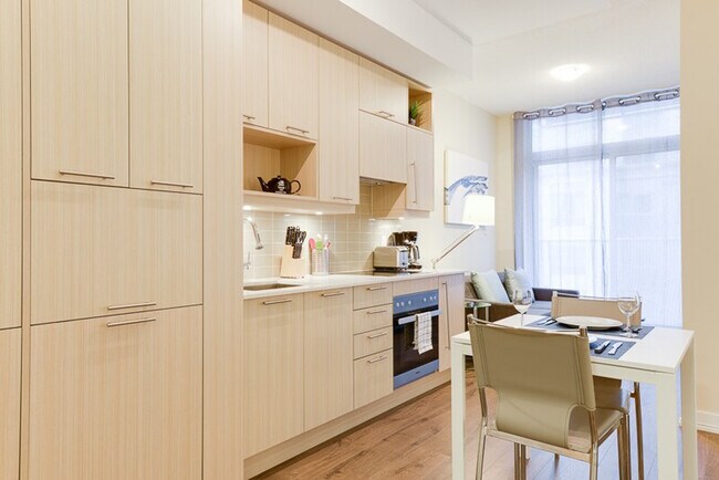 Photo - 219 Adelaide St W Unit ID1034881P