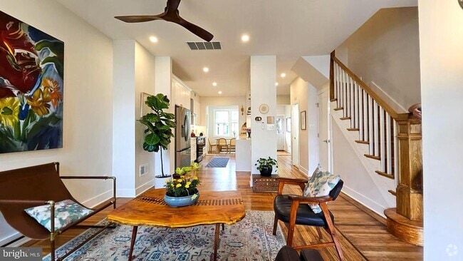 Building Photo - 3206 Warder St NW Rental