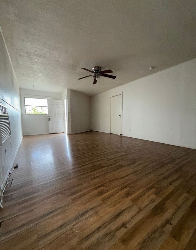 Photo - 613 W Avenue D Unit 615