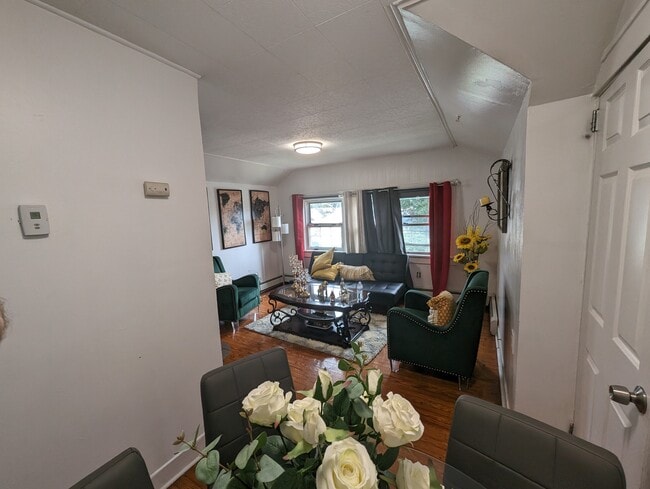 Photo - 26 Lavergne St Unit 2