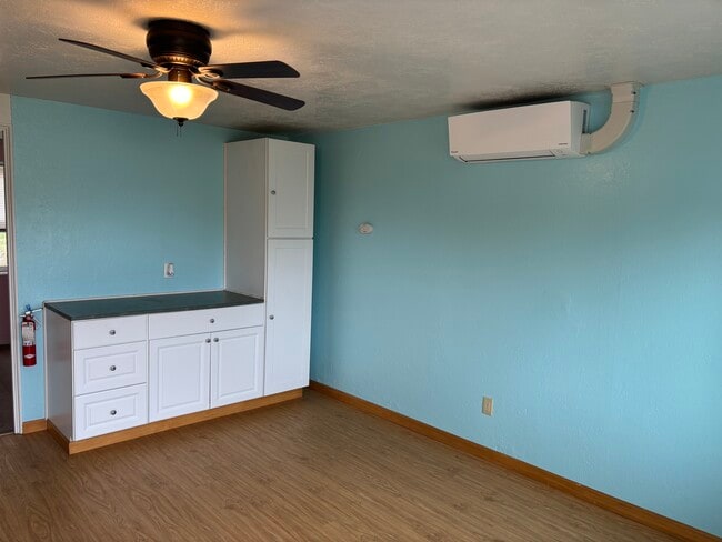livingroom - 1819 Carroll St Unit 1