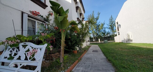 1180 NW 125th Path Unit 1180