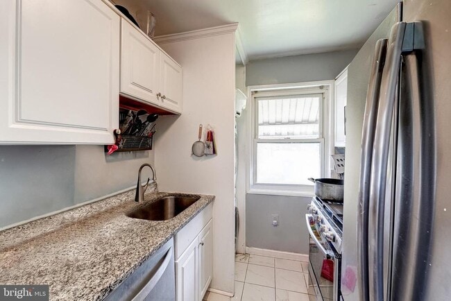 Photo - 715 N George Mason Dr