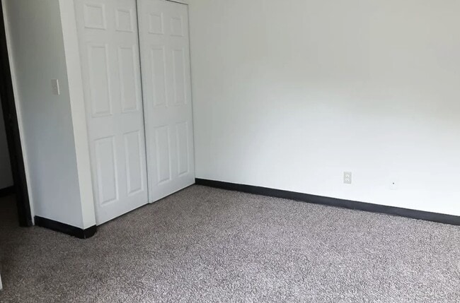 Photo - 505 Oakview Dr