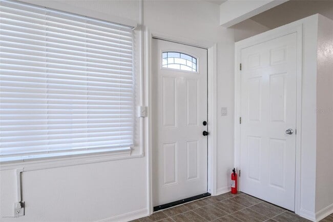 Photo - 927 W Olympia Ave