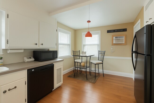 Photo - 3549 Bainbridge Rd