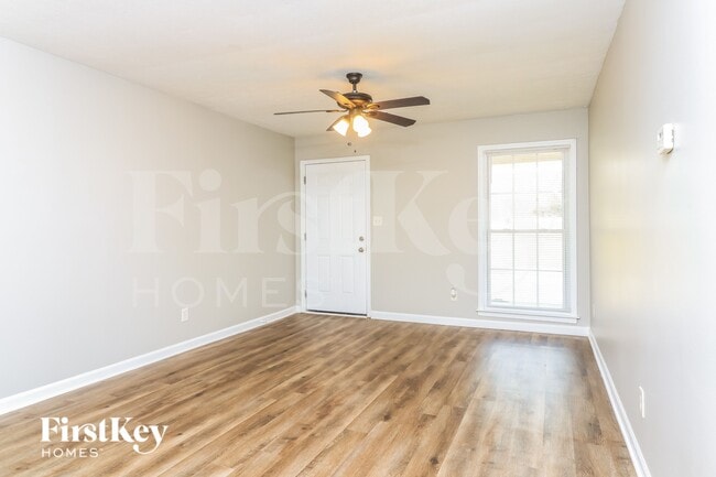 Photo - 1910 Brownsville Rd