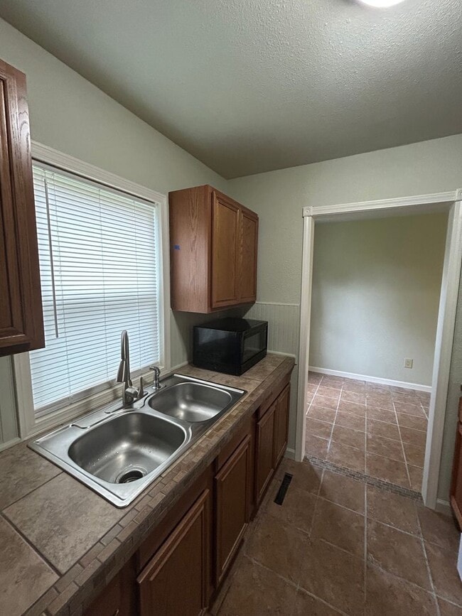 Photo - 1902 S Ridgewood Dr