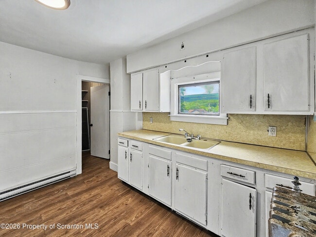 Photo - 310 21st Ave