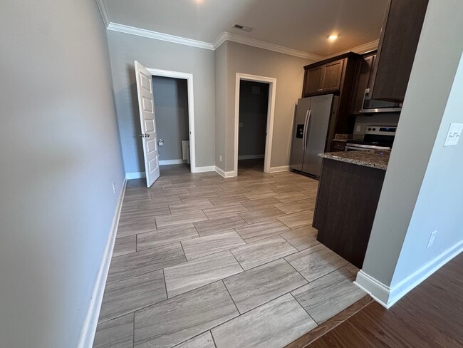 Photo - 274 Savannah Ave NE