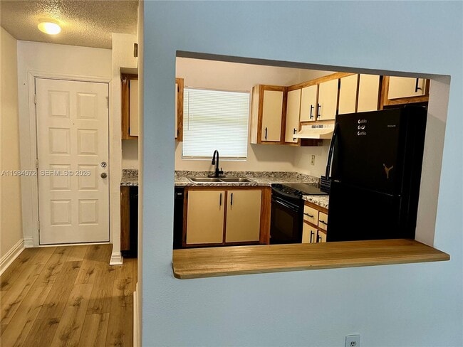 Photo - 6001 Shaker Wood Cir Unidad 204