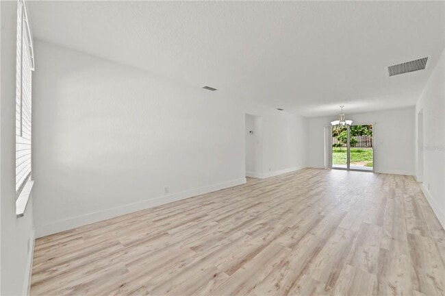 Photo - 271 NW 35th St