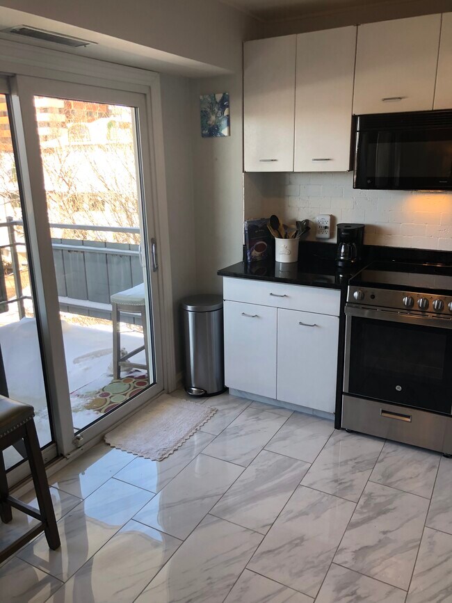 Photo - 669 N Washington St Unit 306